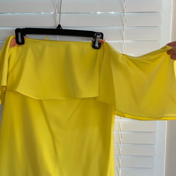 Boutique Yellow Off the Shoulder Dress - Picture 2 of 6